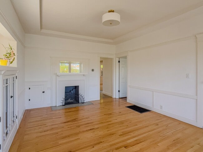 Photo - 2011 Rosedale Ave