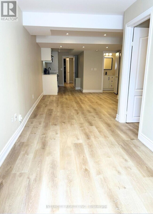 Photo - 30 Oak Park Crescent