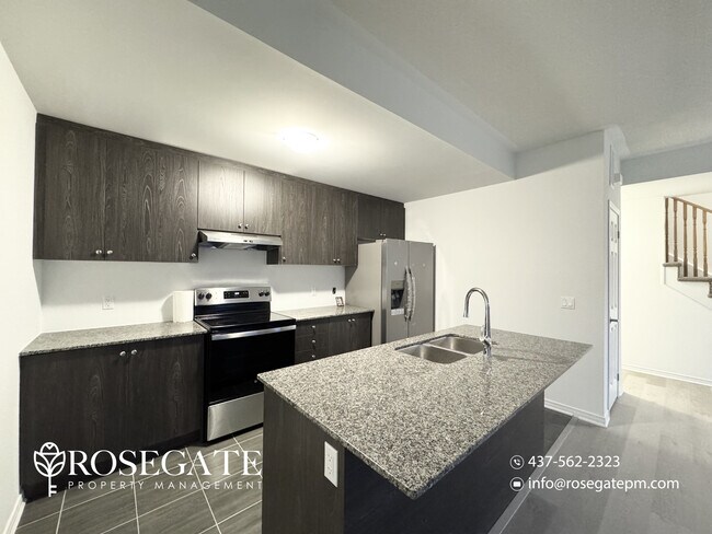 Photo - Spacious 3-Bedroom, 2.5-Bathroom Townhome with Parking & Juliet Balcony in Brampton Unit 75