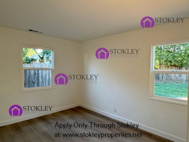 Photo - 1467 Cape Cod Way