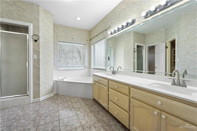 Photo - 10 N 29th St