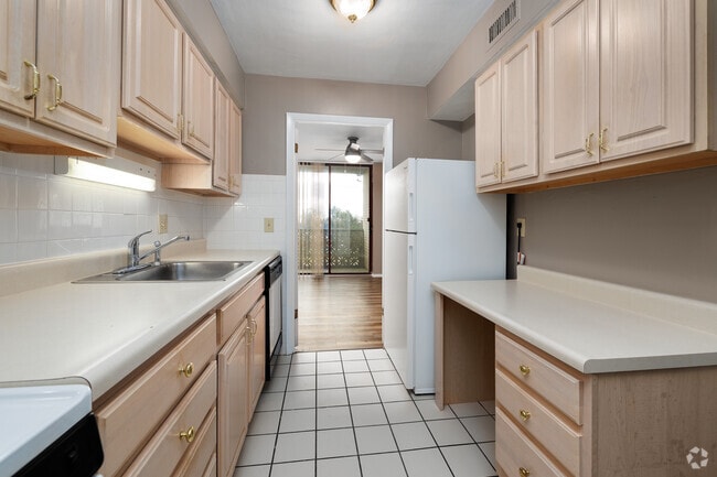 2BR, 1.5BA - 900SF - Kitchen
