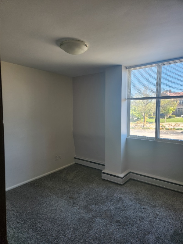 Photo - 3575 N Oakland Ave Unidad 201