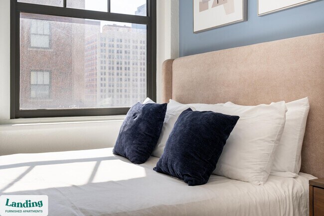 Photo - 933 McGee St Unit 2-432