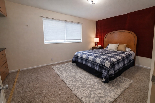 Building Photo - 333 E 300 N Unit Rooms for Rent