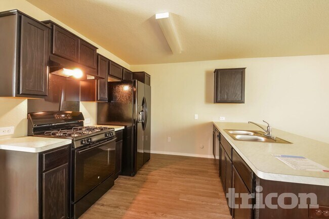 Photo - 5118 Everett Loop