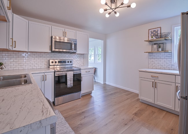 Photo - 337 Central Ave N