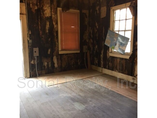 Photo - 1023 Clouet St