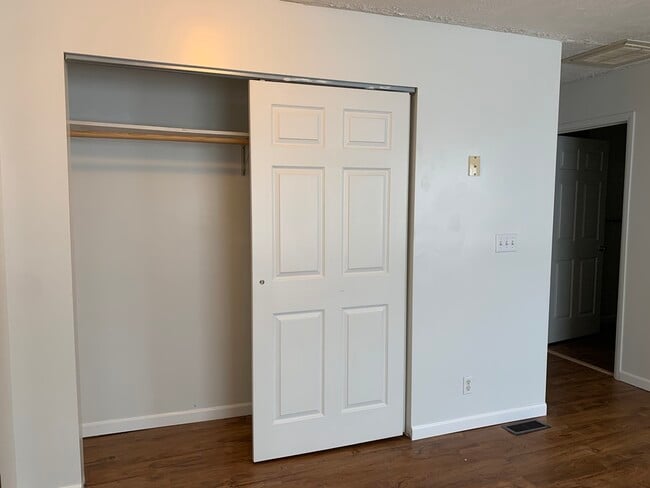 Photo - 225 Railroad St Unidad D