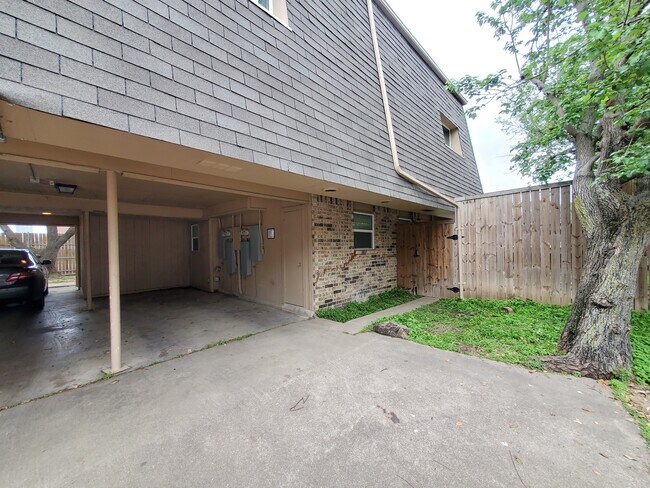 Photo - 6333 -6339 Granbury Rd,
