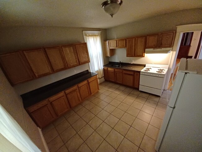 Photo - This spacious 3-bedroom lower level duplex...