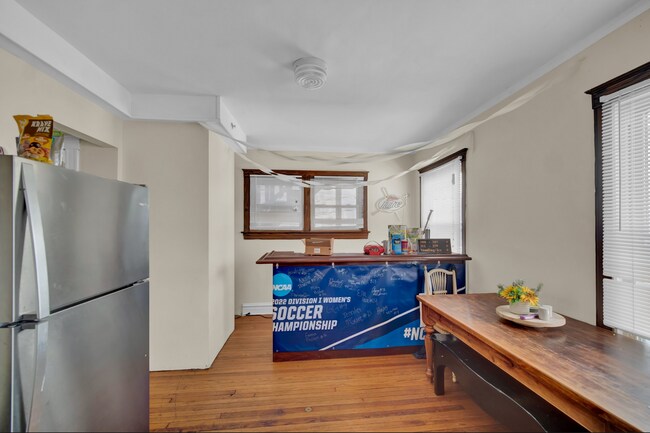 807 Foster St Unidad House