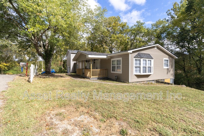 Photo - 770 Mahoney Rd