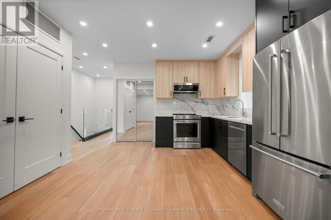 Photo - 412 Glenholme Ave