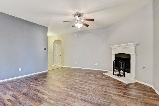 Photo - 1512 Stanford Dr