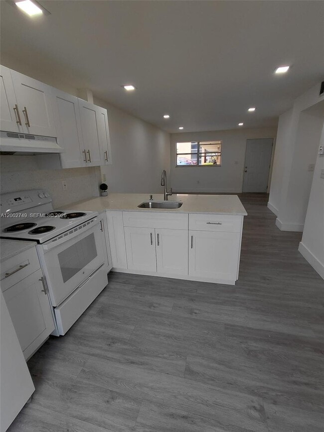 Photo - 5435 W 24th Ave Unidad 14