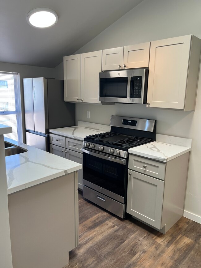Building Photo - 402 S Roosevelt St Unit 1