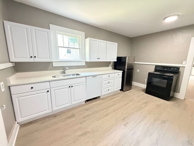 Photo - 617 83rd Pl S