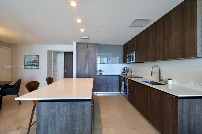 Photo - 68 SE 6th St Unit 3607