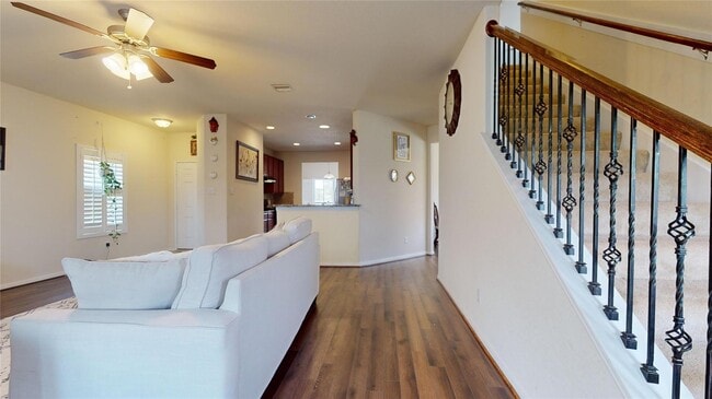 Photo - 3202 Cabin Wood Way