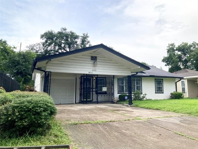 Photo - 5011 Enyart St House