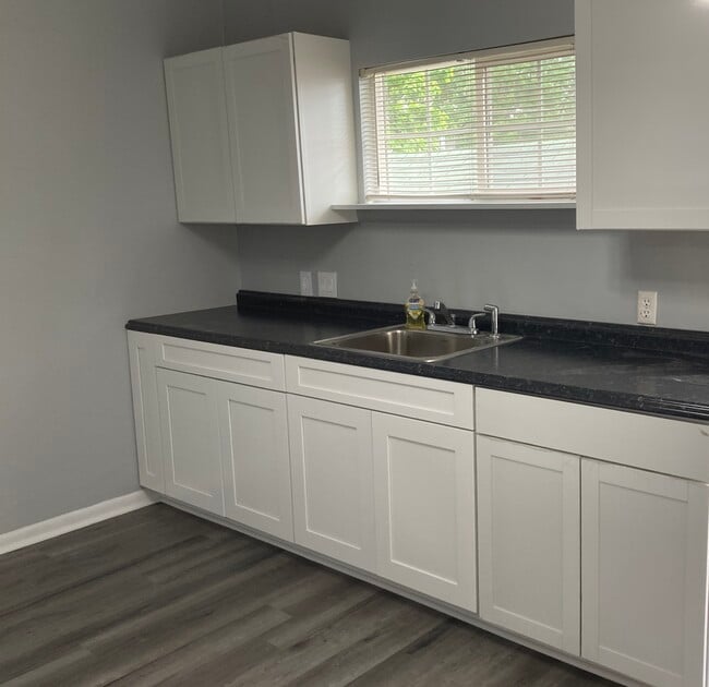 Photo - 211 E Will Rogers Blvd