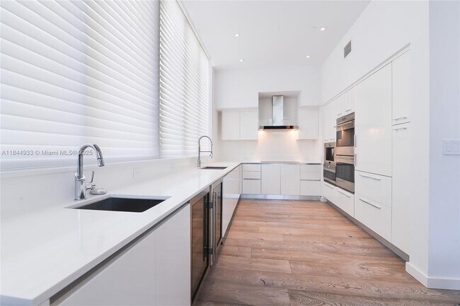 Photo - 9501 Collins Ave Unit 1