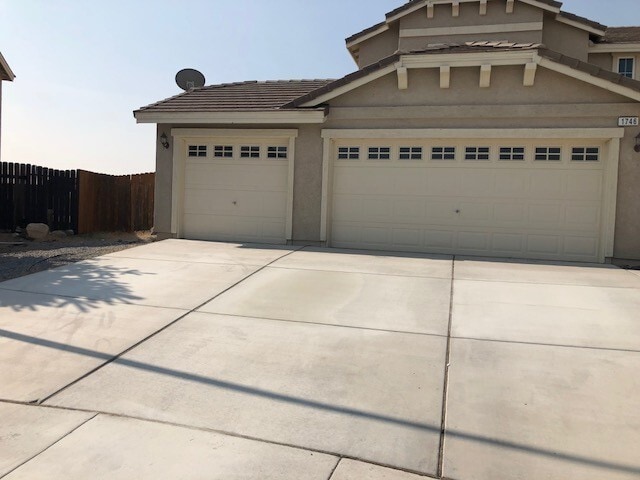 Building Photo - Gorgeous Home located near Fernley HIgh School