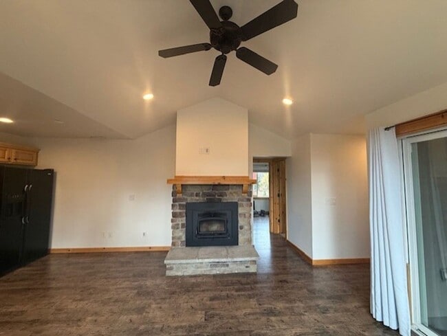Photo - Adorable Roslyn Ridge Condo