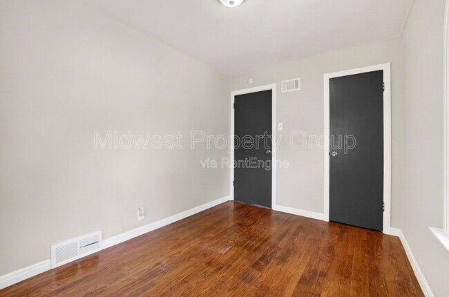 Photo - 10027 Lilac Ave