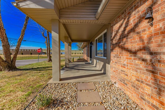 Photo - 441 Lawrence Dr