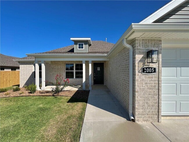 Photo - 2005 E Hudson Dr