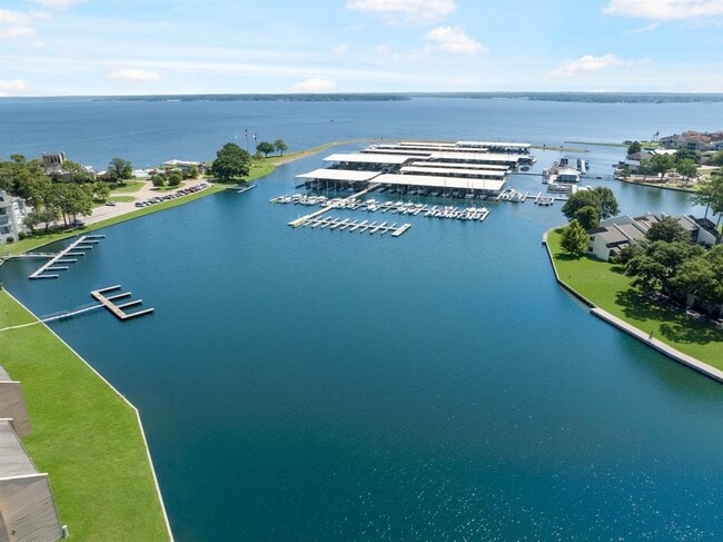 Building Photo - 12500 Melville Dr Unit 211B