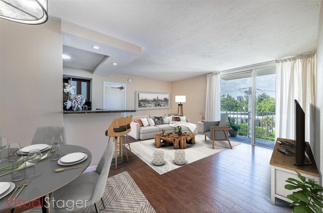 Photo - 1050 SE 15th St Unidad 409