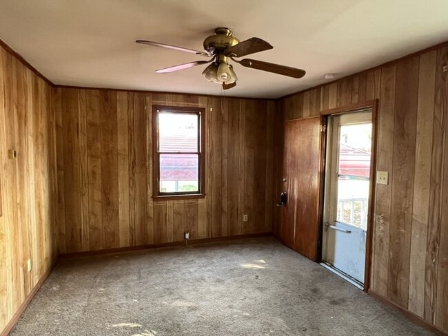 Photo - 210 Cleveland St