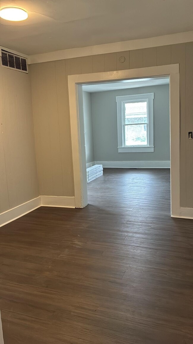 Building Photo - 331 Wood St Rental