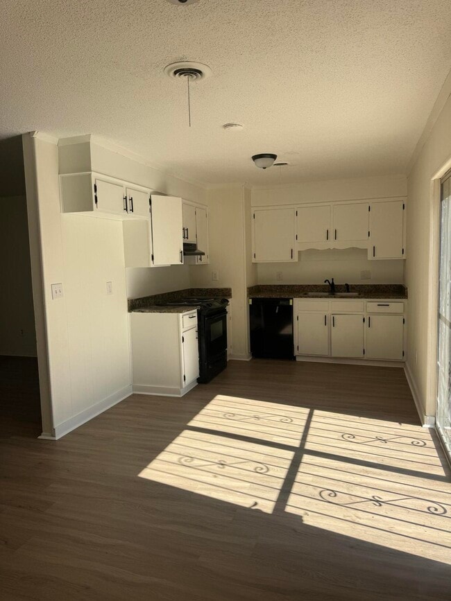 Photo - 3714 Oslo Rd