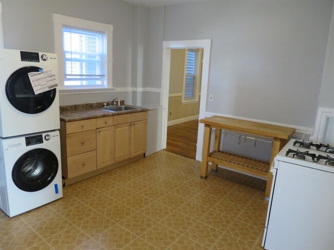 Photo - 42 Glenwood Rd Apartments Unit 1