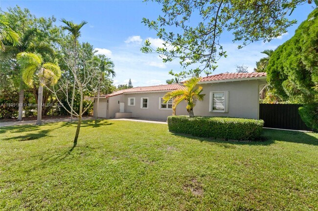 Photo - 10626 NE 10th Ct