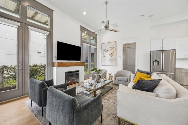 Photo - 9811 Mocking Bird Hill Ln