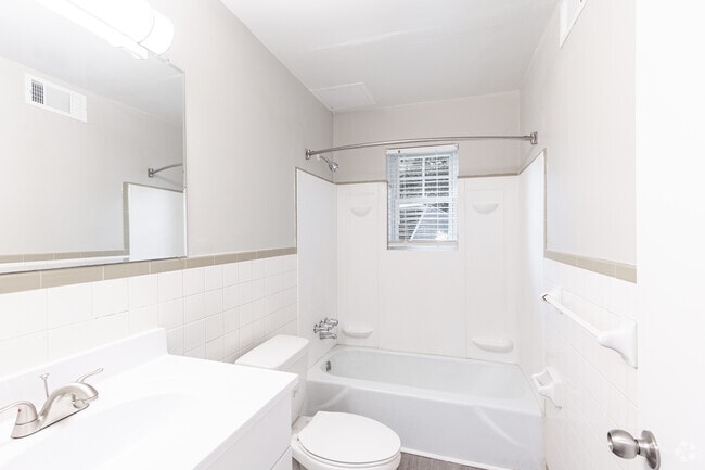 1BR, 1BA - North View Apartments