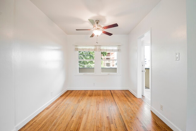 Photo - 8754.5 Belford Ave Unit 8754.5