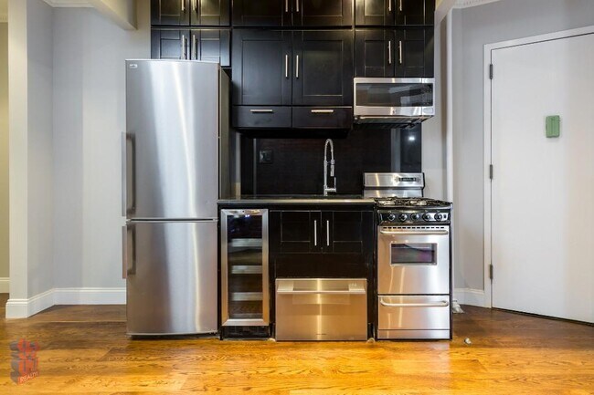 Photo - 3 W 103rd St Unit 3FW