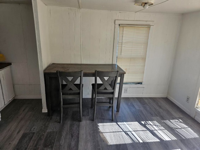 Building Photo - 1801 S Business 45 Rental