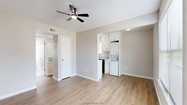 Photo - 806 Oran Cir Unidad F