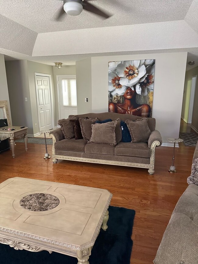 Photo - Beautiful 3/2 in Golf Course Community