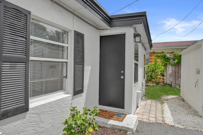 Photo - 234 NE 14th Ave Unit #2