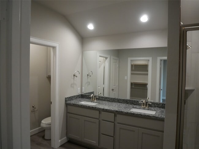 Photo - 1621 La Delle St