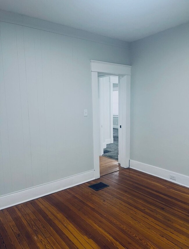 Photo - Beautifully renovated 3 bedroom house!