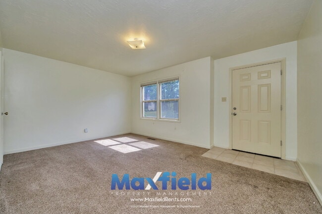 Photo - LEASE SPECIAL ! Sugarhouse Bungalow 2 BD 1 BA 1GA - 1500+ sq ft